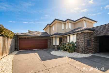 Spacious 3-Bedroom Unit in Prime Glen Waverley Location