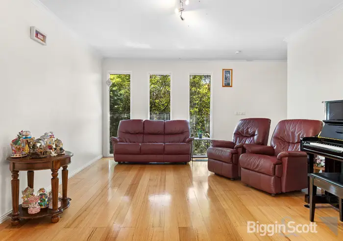 42 Calderwood Avenue, Wheelers Hill, VIC, Wheelers Hill - Thumbnail 4