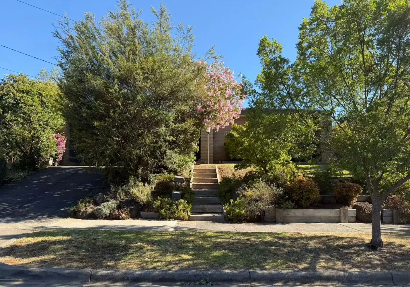 8 Viscount Dr, Doncaster, VIC, Doncaster - Thumbnail 2