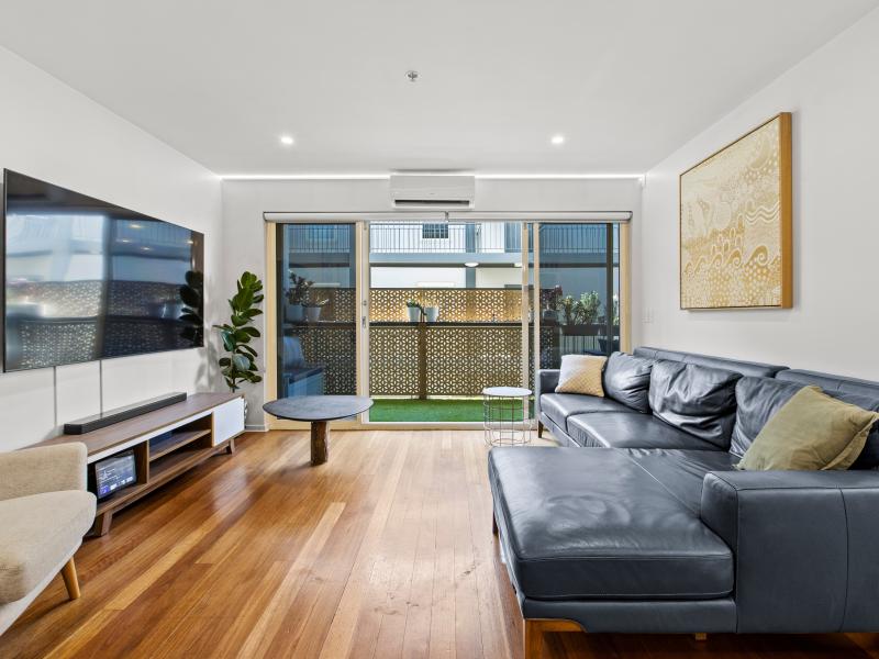 Fully Furnished Two-Bedroom Apartment in Prime Hawthorn East Location