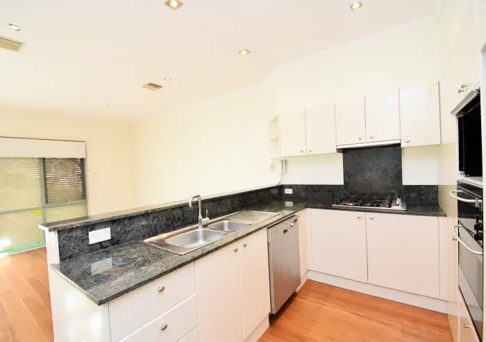 33 Australis Circuit, Port Melbourne, VIC, Port Melbourne - Thumbnail 6
