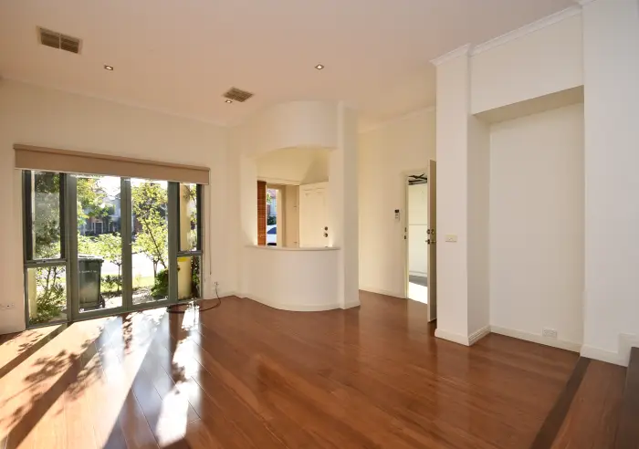33 Australis Circuit, Port Melbourne, VIC, Port Melbourne - Thumbnail 3