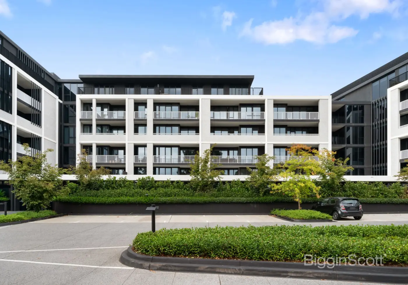 210/65 Stables Circuit, Doncaster, VIC, Doncaster - Thumbnail 2