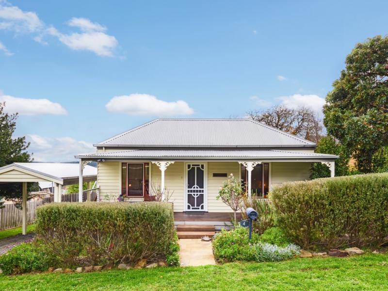 Charming country cottage - Fully furnished incl Gardening