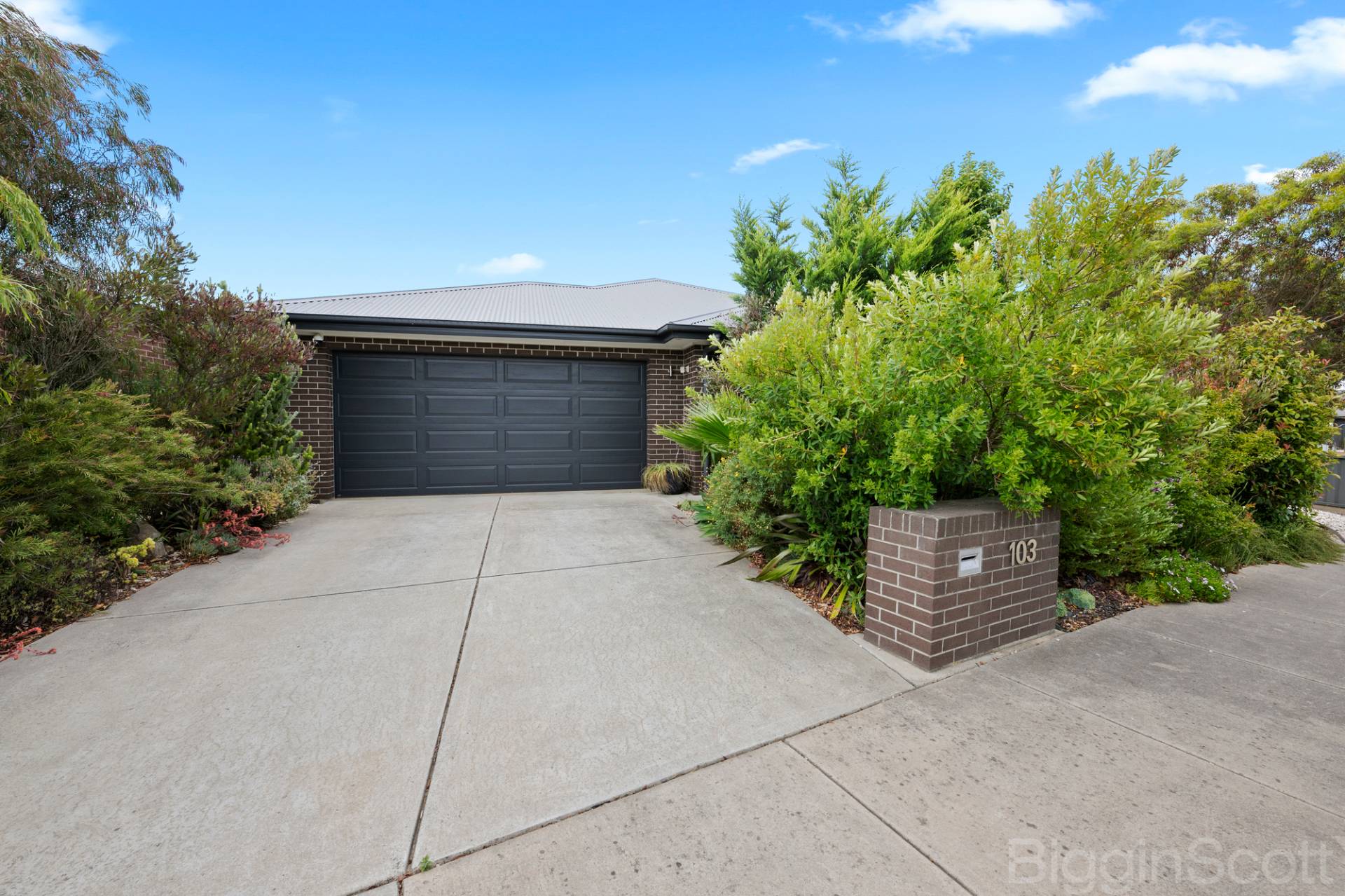 103 Oshannassy Parade, Lucas VIC 3350
