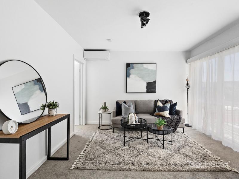 LIGHT FILLED BOUTIQUE APARTMENT WITH CITY EDGE APPEAL