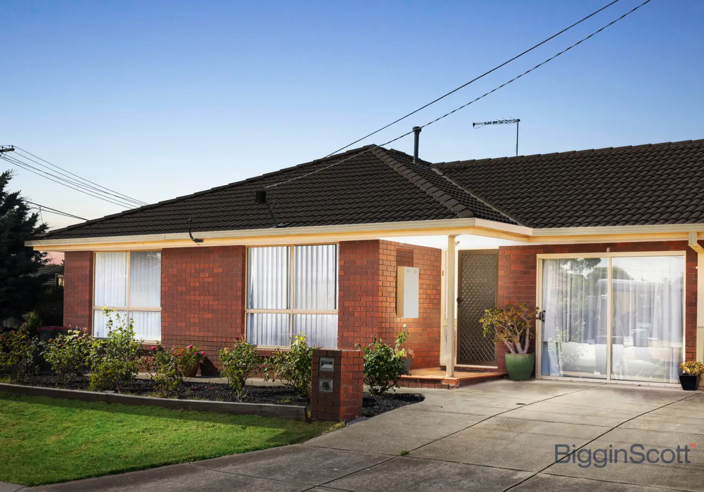 1/23 Songlark Crescent, Werribee, VIC, Werribee - Thumbnail 2