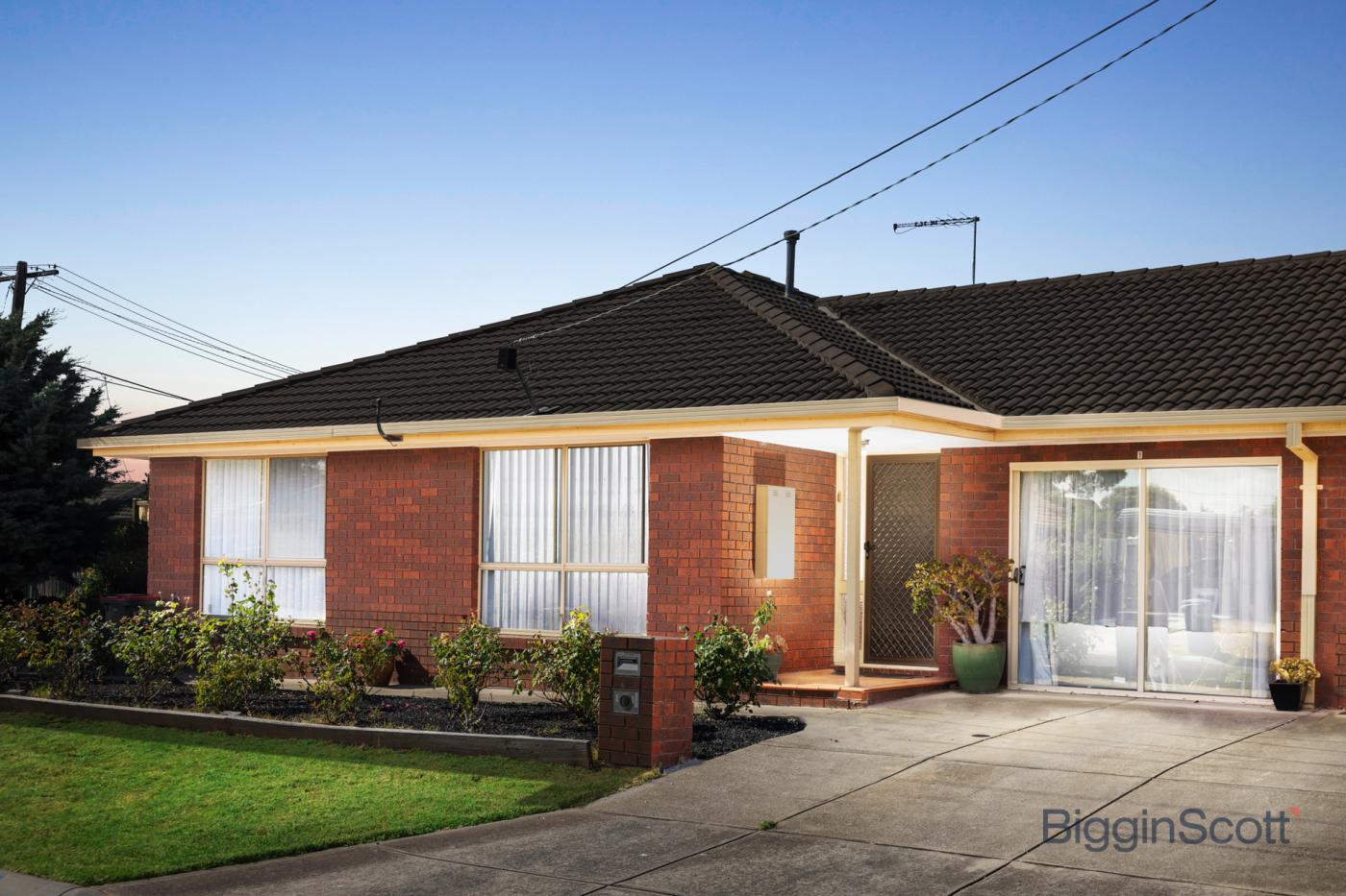 1/23 Songlark Crescent, Werribee, VIC