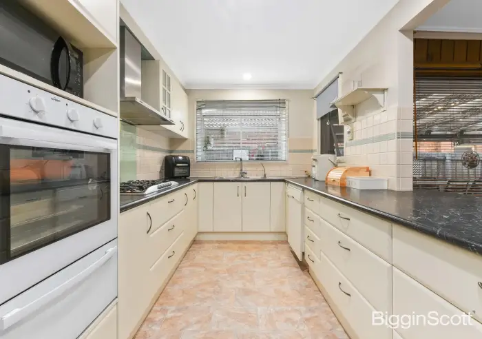 36 Canova Drive, Glen Waverley, VIC, Glen Waverley - Thumbnail 4
