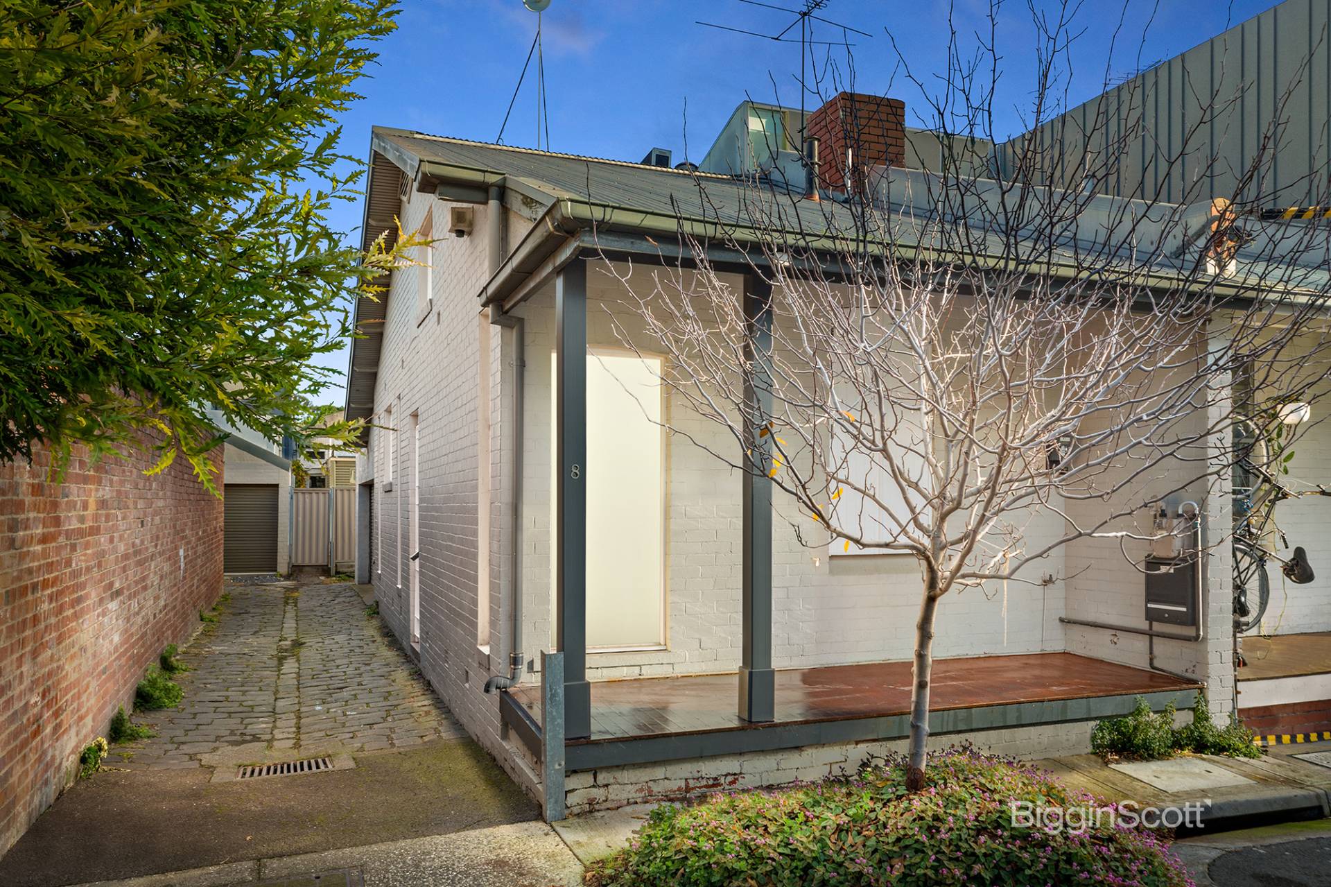 8 Theresa Street