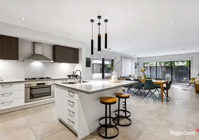 14 Whitfield Crescent, Craigieburn, VIC, Craigieburn - Thumbnail 6