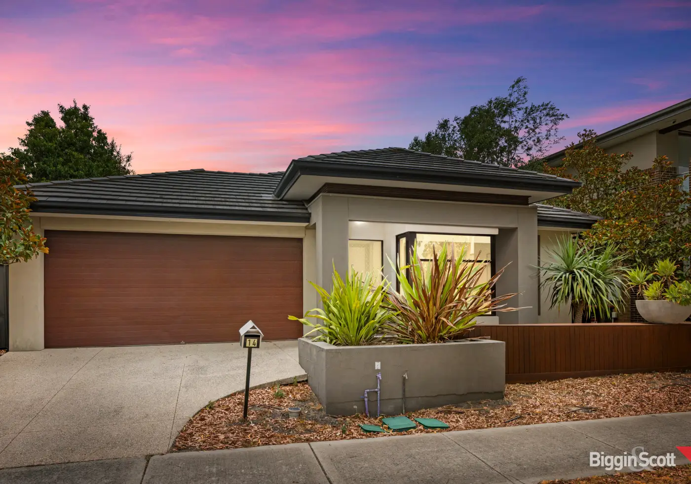 14 Whitfield Crescent, Craigieburn, VIC, Craigieburn - Thumbnail 2