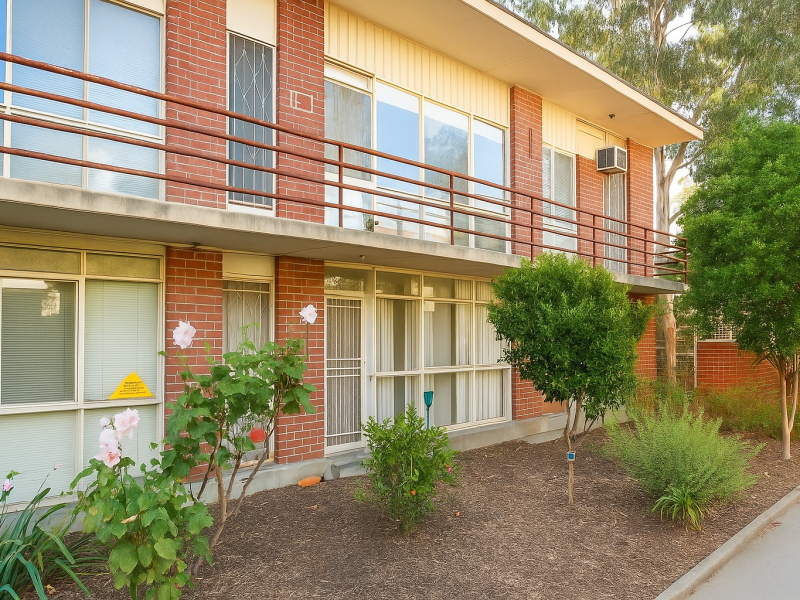 QUIET, SECURE AND TUCKED AWAY IN ONE OF THE BEST STREETS IN MELBOURNE!