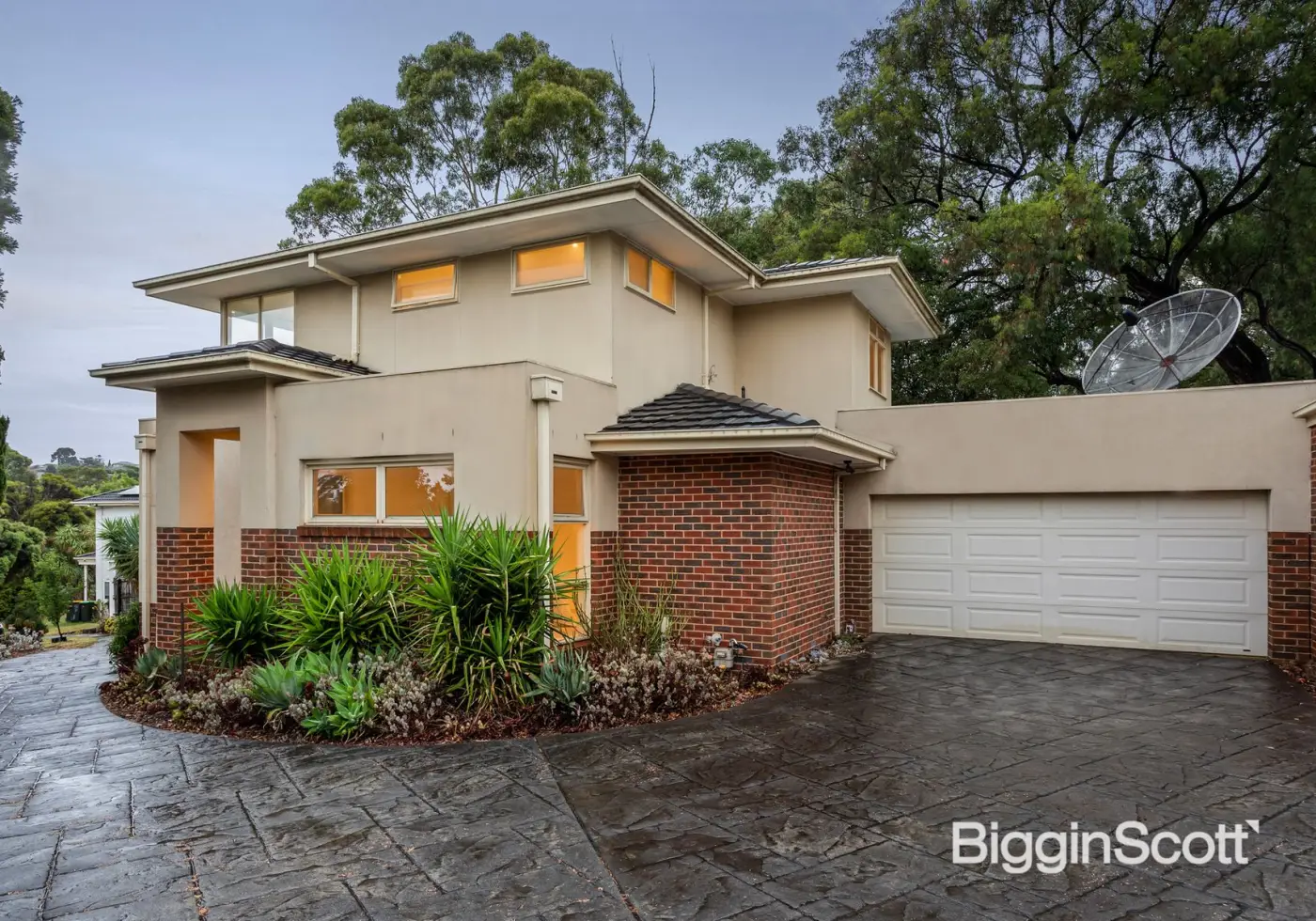 1/1 Arnold Grove, Doncaster, VIC, Doncaster - Thumbnail 2