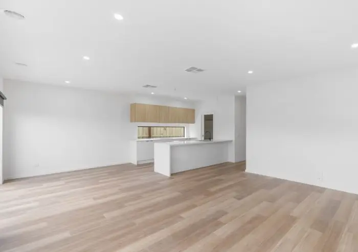 17 Sparrowhawk Crescent, Deanside, VIC, Deanside - Thumbnail 3