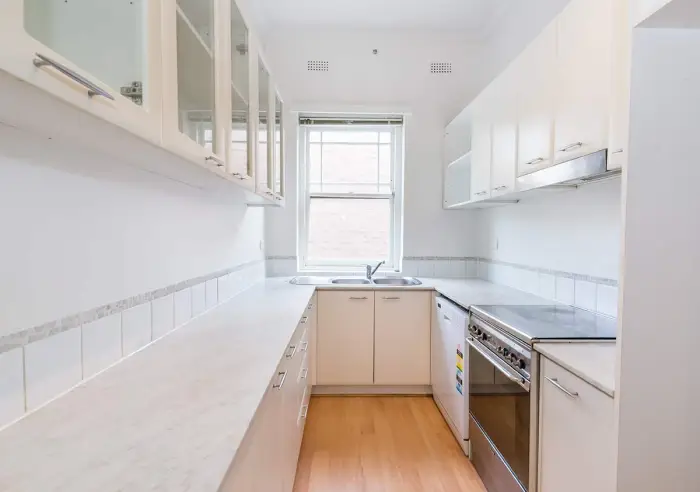 2/57 Robe Street, St Kilda, VIC, St Kilda - Thumbnail 3