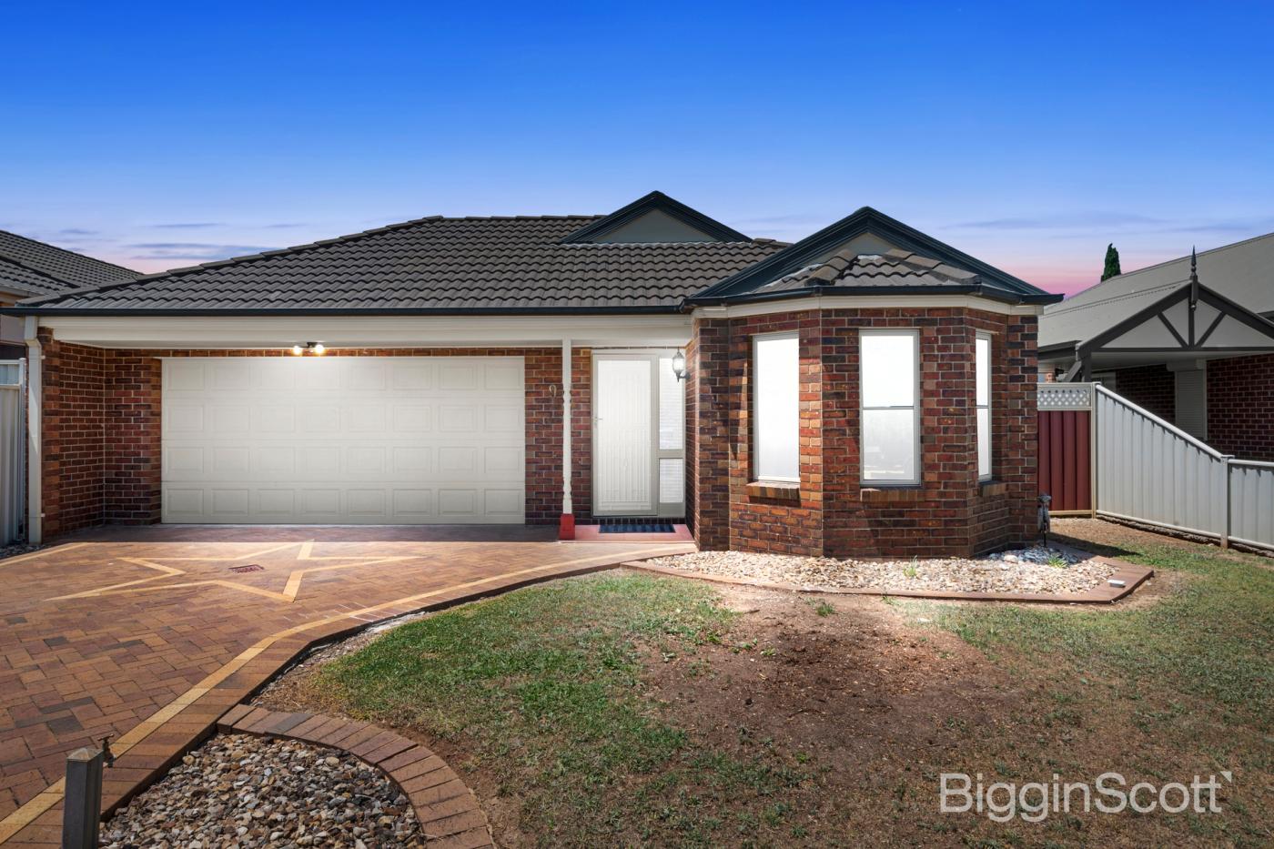 9 Netherton Place, Caroline Springs, VIC