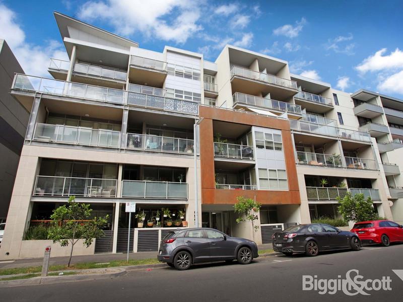 Spectacular Port Melbourne Location