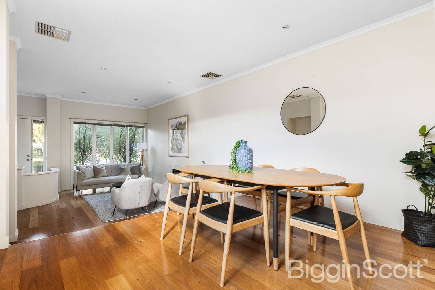 7 The Crescent, Port Melbourne VIC 3207, Port Melbourne - Thumbnail 3