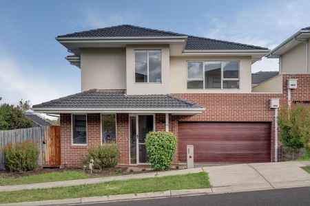 Light-Filled Living with Space, Style and Superb Convenience
