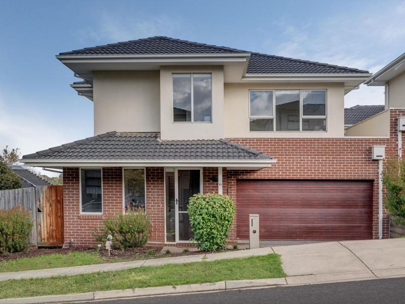 Light-Filled Living with Space, Style and Superb Convenience