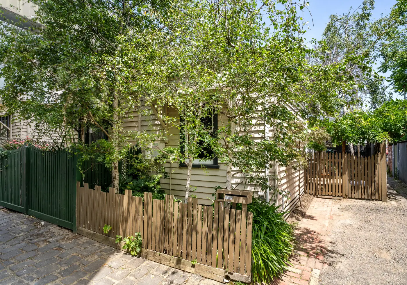 1 Newburgh Place, Hawthorn East, VIC, Hawthorn East - Thumbnail 2
