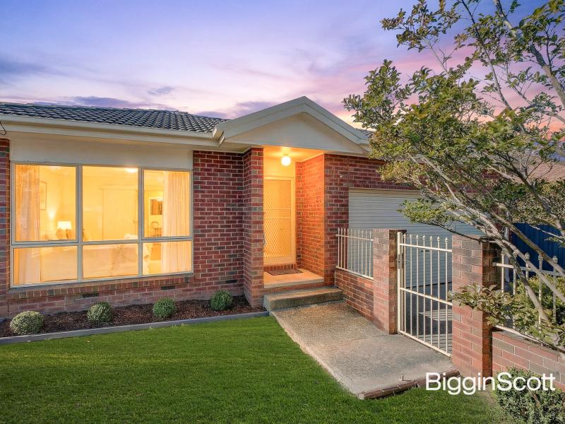 STREET FRONT SENSATION IN GWSC ZONE!