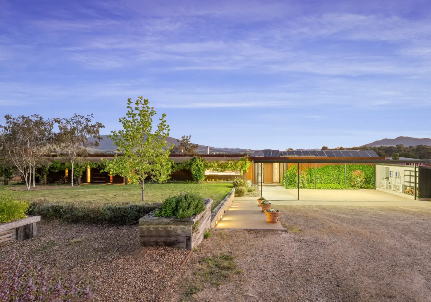 156 Osbornes Flat Road, Yackandandah, Yackandandah - Thumbnail 2