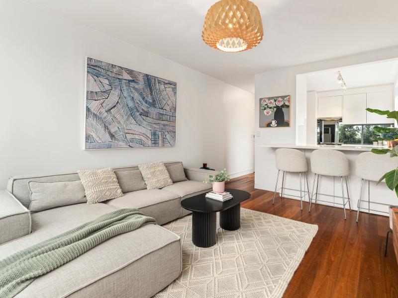 Quiet Renovated Apartment in Boutique Block of Only 9