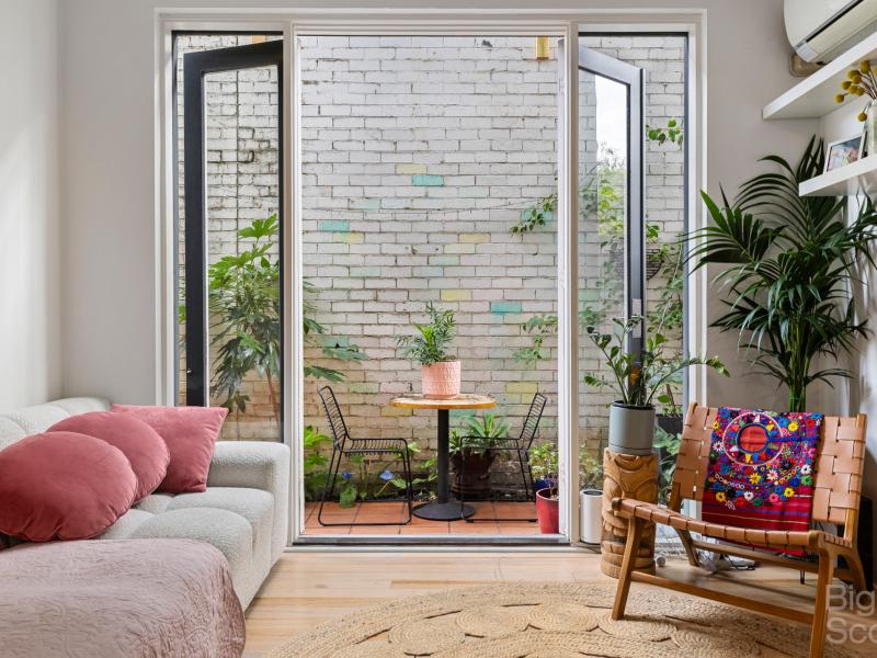 FULLY FURNISHED , PERFECT POSITION!