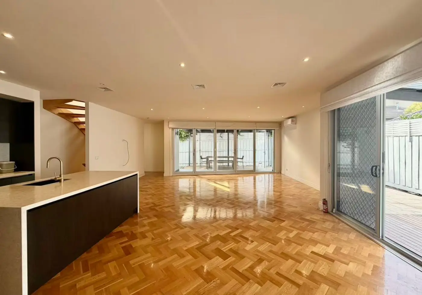 5/928 Doncaster Road, Doncaster East, VIC, Doncaster East - Thumbnail 2