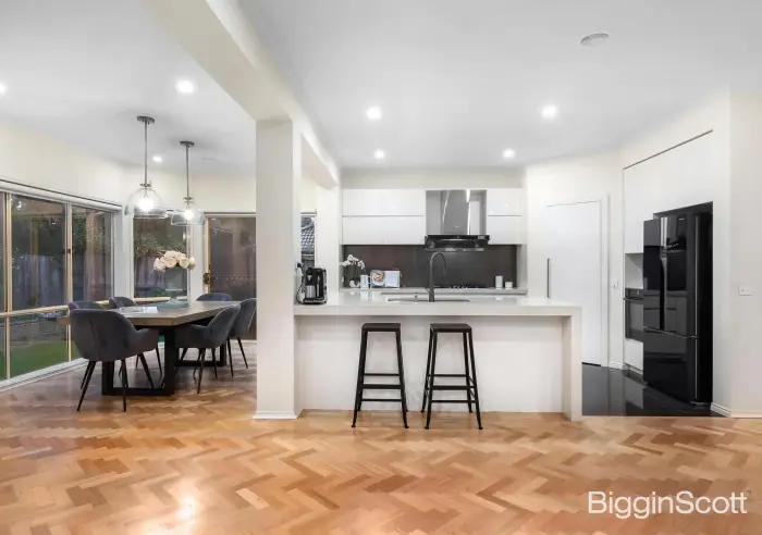 14 Holmes Way, Glen Waverley, VIC, Glen Waverley - Thumbnail 5