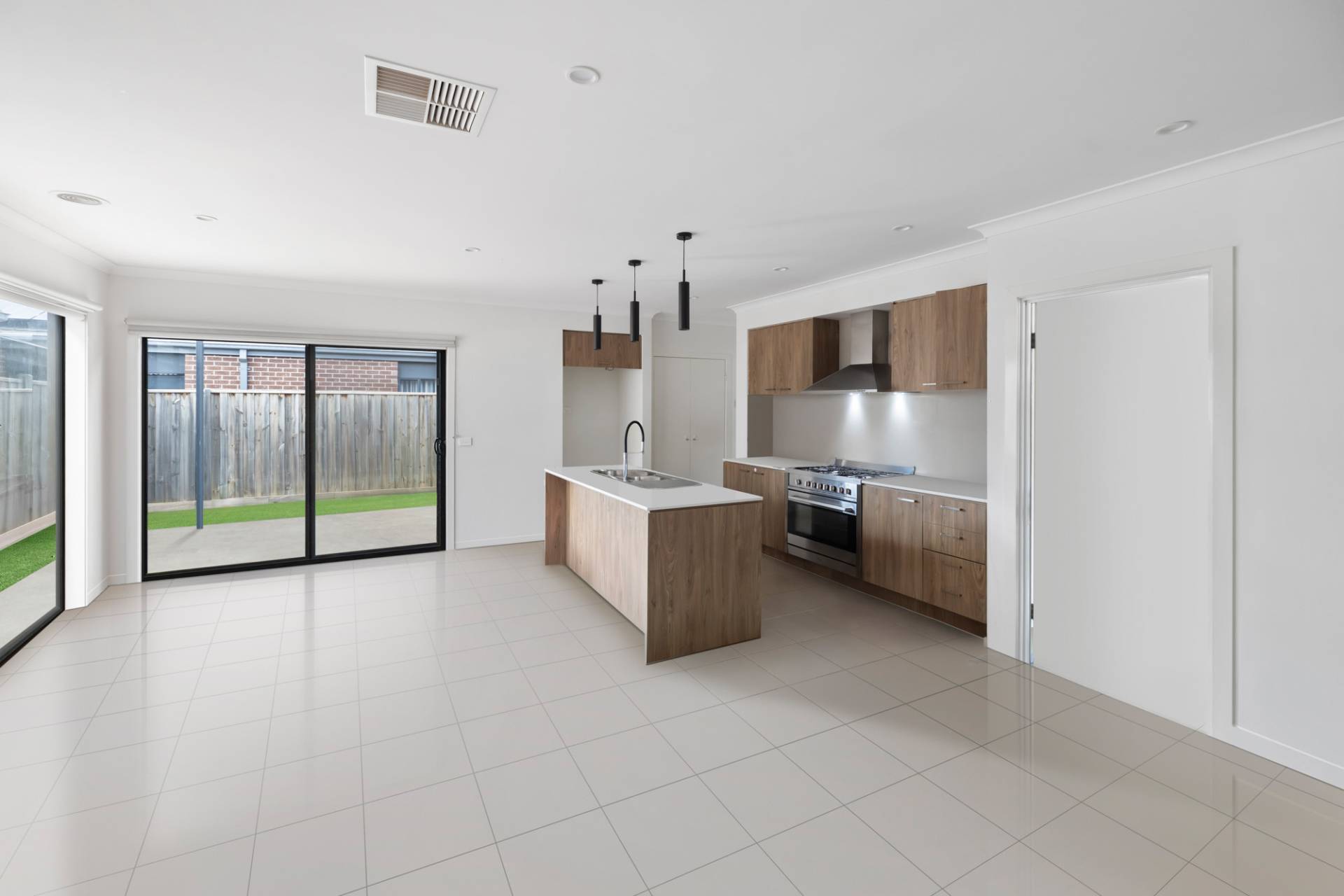 24 Horsley Street, Thornhill Park VIC 3335, Thornhill Park - Thumbnail 3