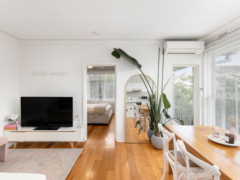 Light and Leafy with Balcony Retreat