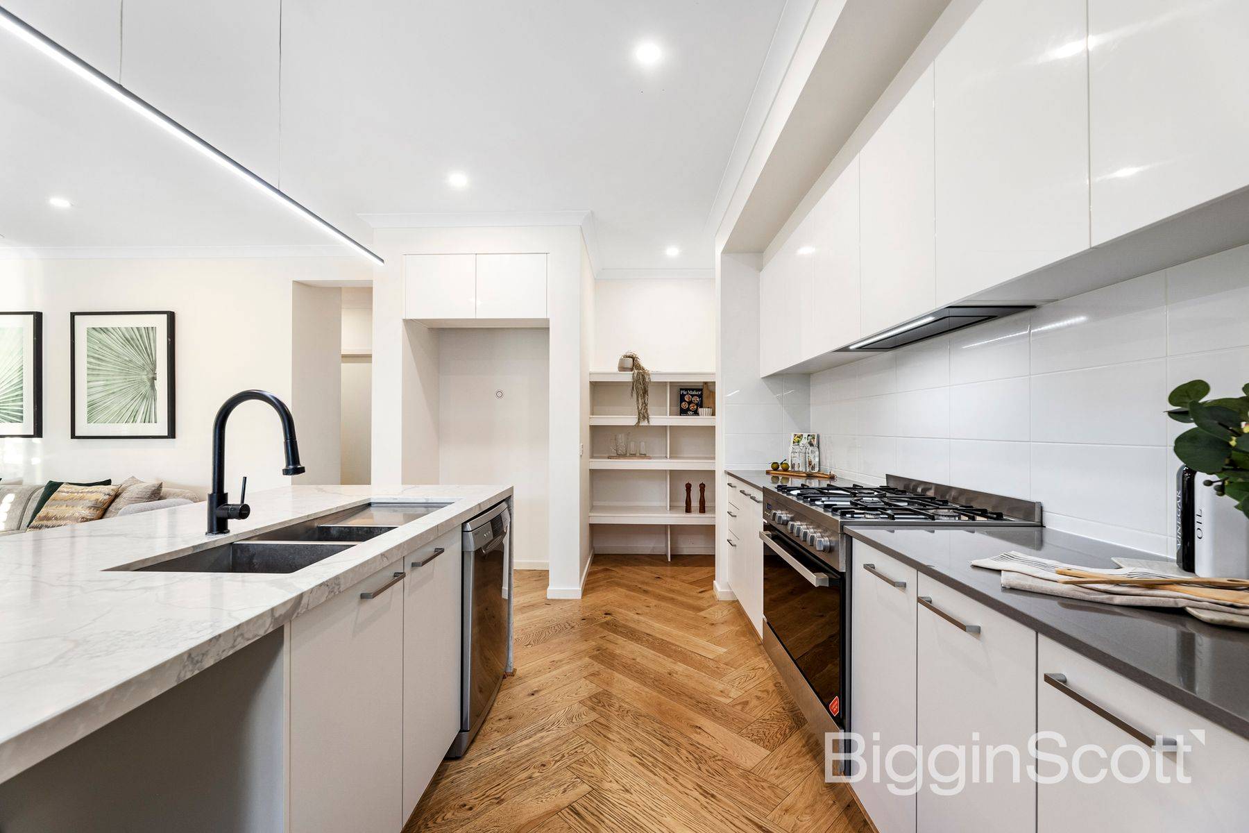 2 Stallion Avenue, Doncaster VIC 3108, Doncaster - Thumbnail 5