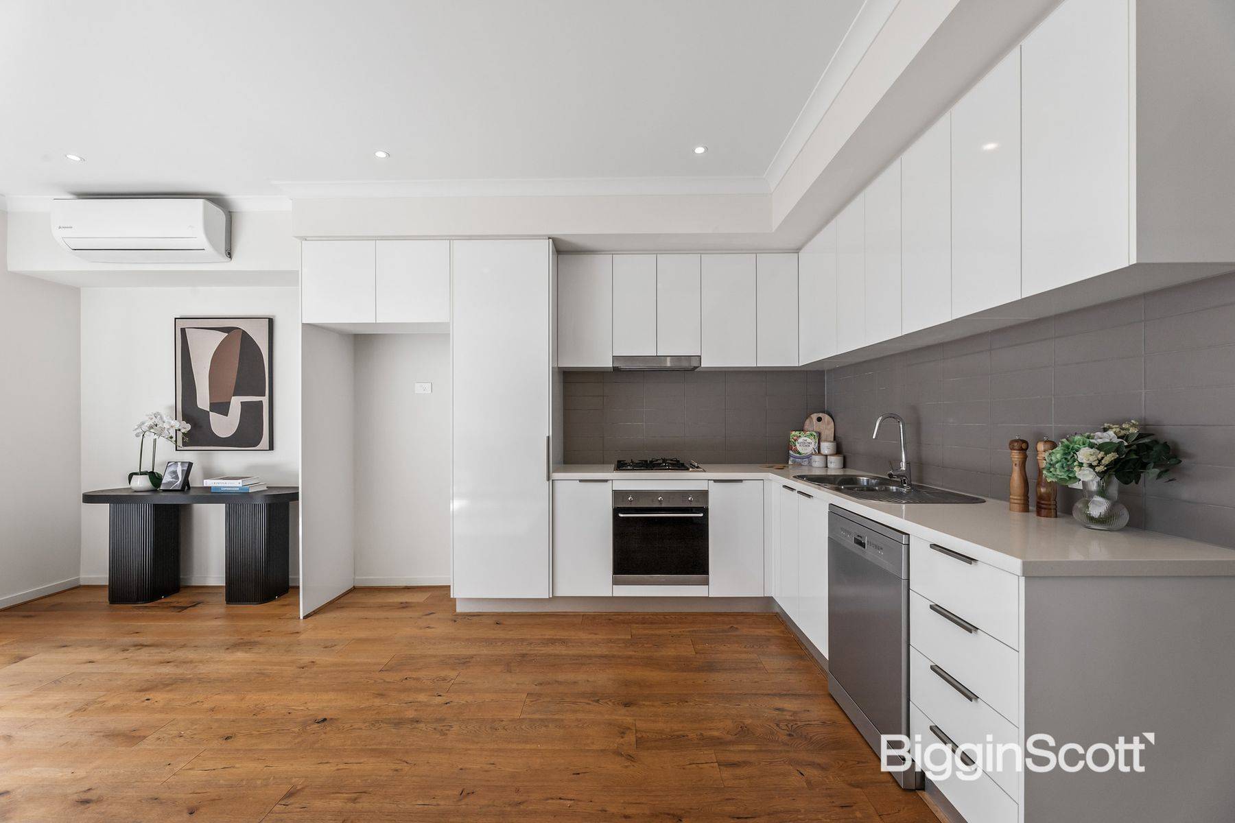 2/32 Rathmullen Quadrant, Doncaster VIC 3108, Doncaster - Thumbnail 6