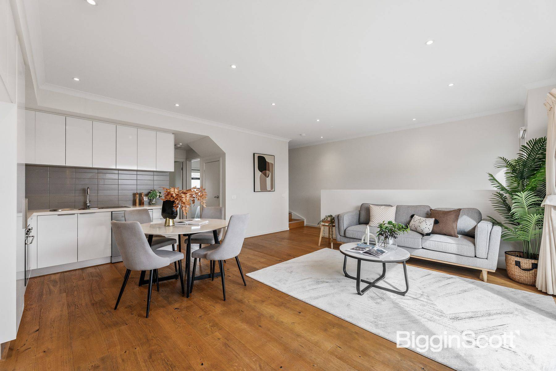 2/32 Rathmullen Quadrant, Doncaster VIC 3108, Doncaster - Thumbnail 3