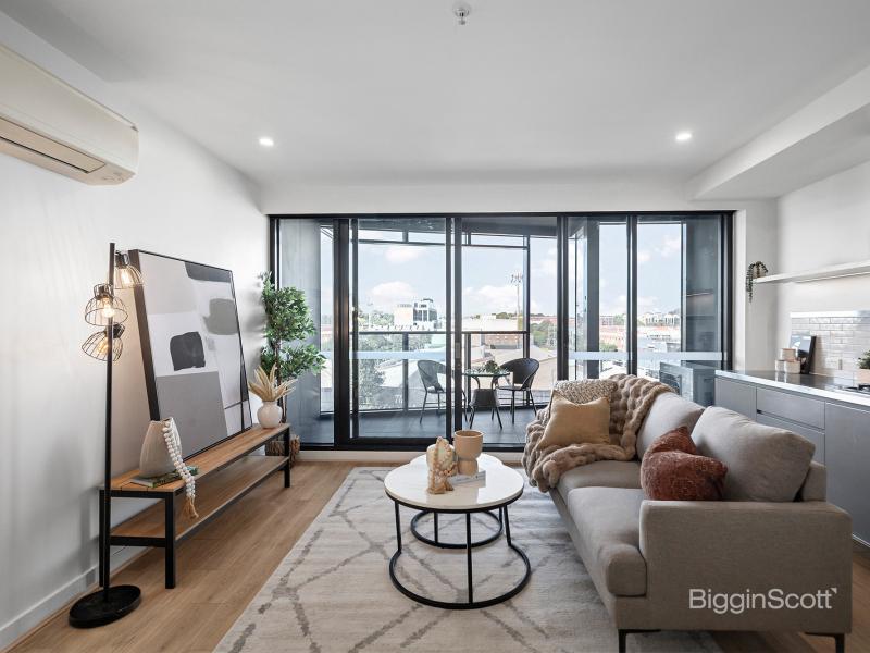 STYLISH APARTMENT IN ESTELLE - SPACE, LIGHT & LOCATION!