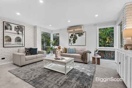 SPACIOUS FAMILY LIVING WITH SCHOOL ZONE POTENTIAL!