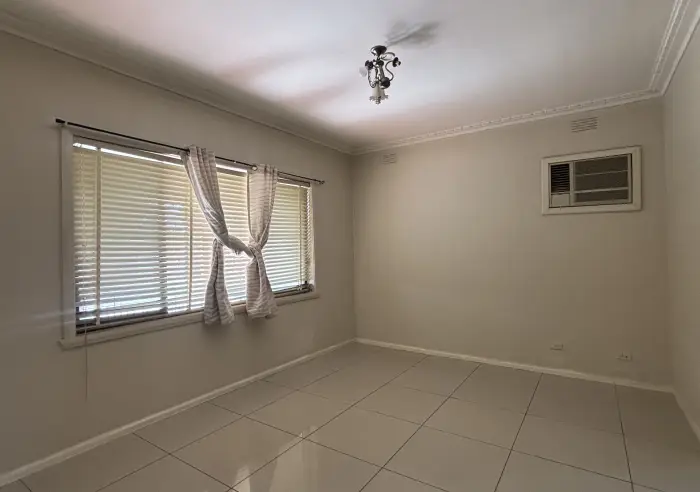 1 Poole Street, Deer Park, VIC, Deer Park - Thumbnail 4