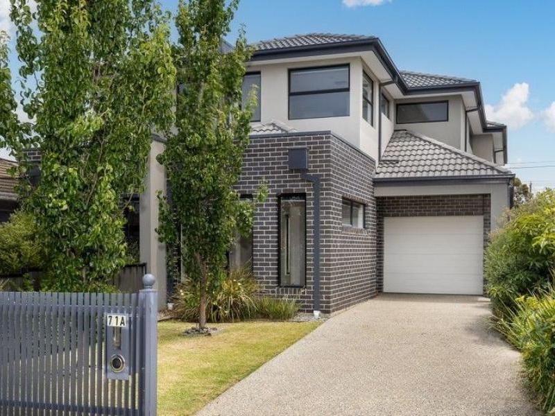 Large & Comfort and Sophistication Align