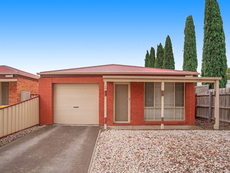 Comfortable & Convenient Living in a Quiet Court Location!
