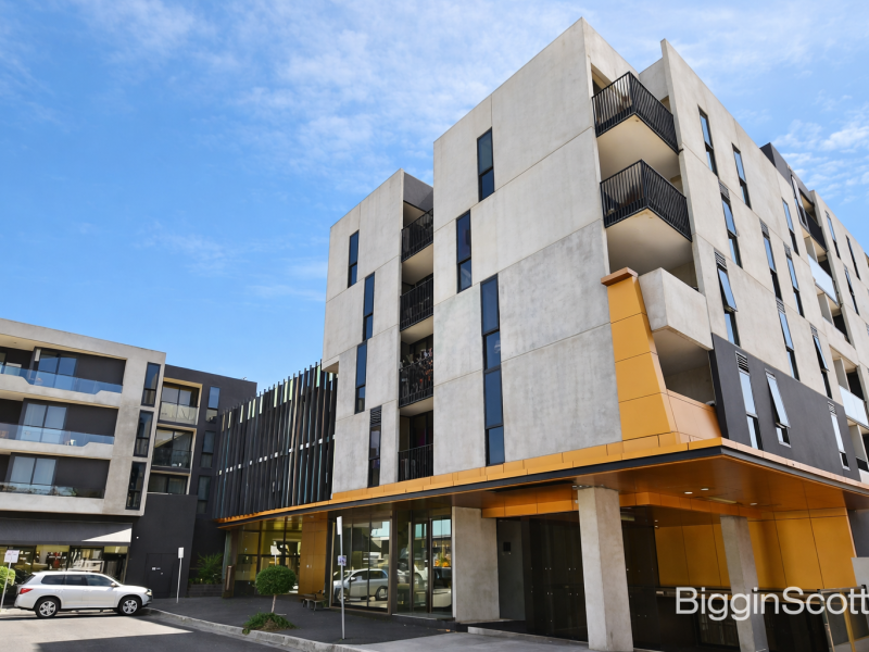 Spacious Apartment in Prime Location