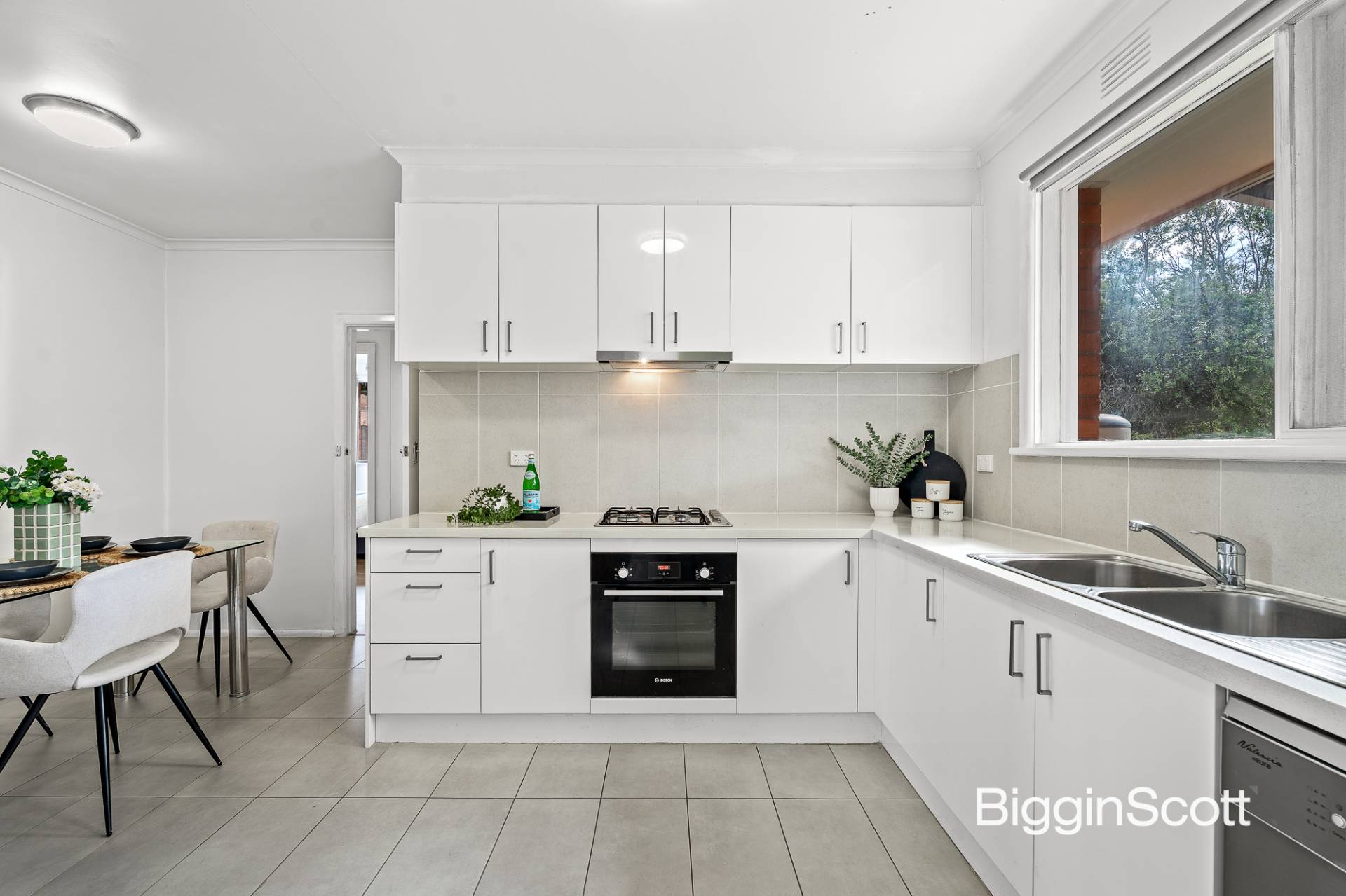 2/15 Sully Street, Randwick, Glen Waverley - Thumbnail 4