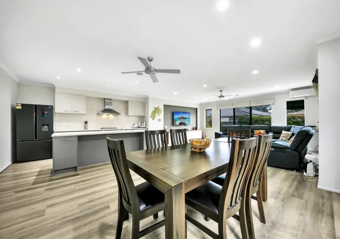 11 Brinbrook Street, Tarneit, VIC, Tarneit - Thumbnail 4