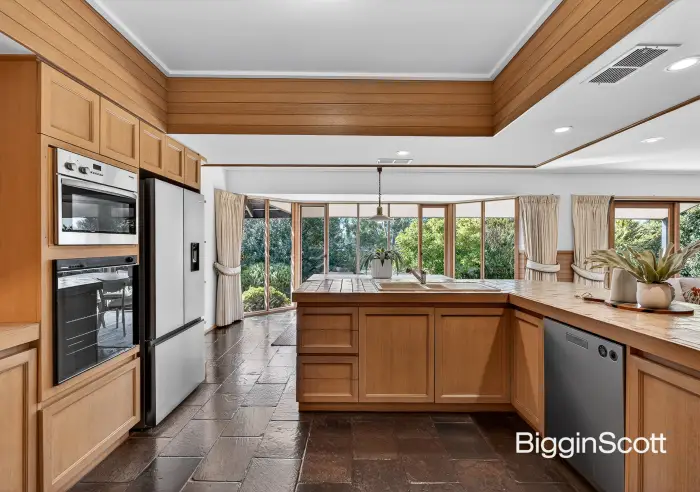 1 Leanne Court, Doncaster East, VIC, Doncaster East - Thumbnail 6
