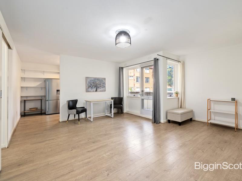 Simple and Convenient Living in Box Hill