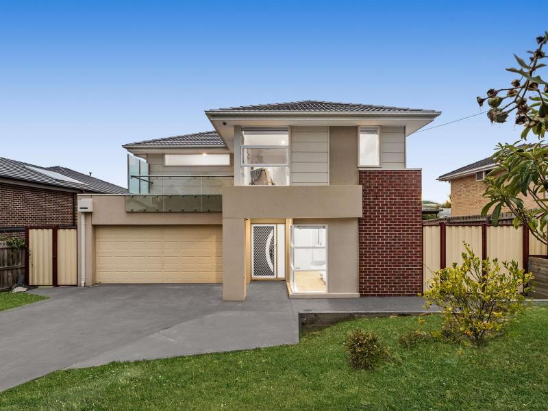 Expansive Family Living with Multiple Living Zones