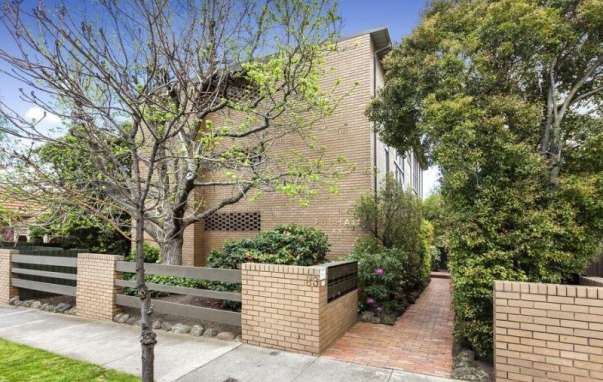 2/83 Mathoura Road, Toorak, VIC