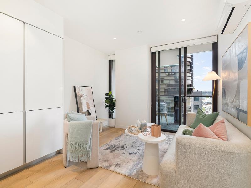 Stylish Living Steps From Prahran Market 